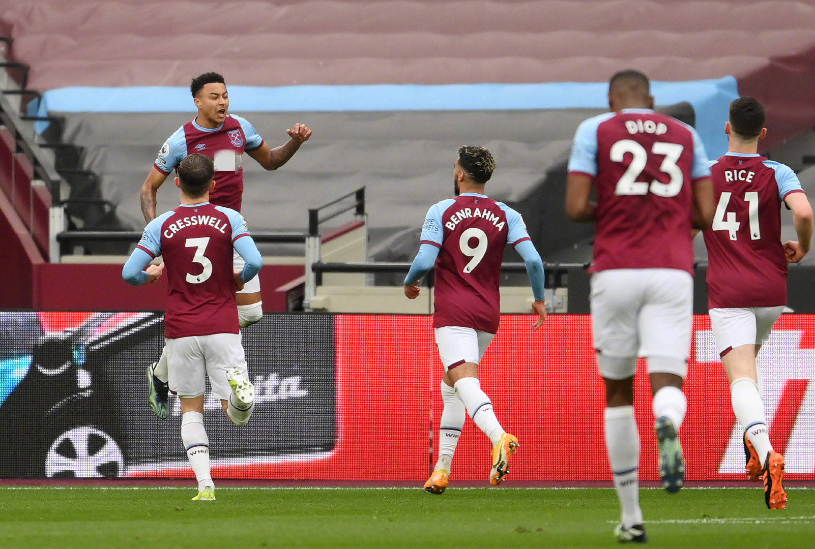 步向前迈进 步向前迈进